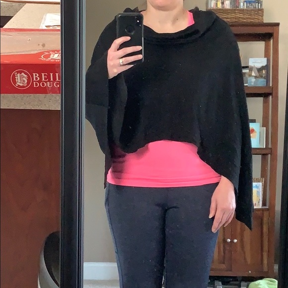 NWT Nanushka black poncho sz lg - Picture 5 of 6